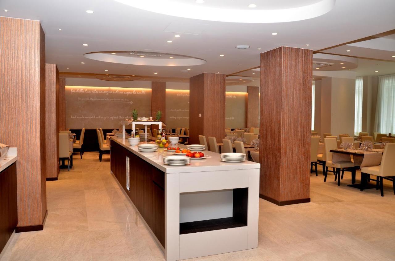 Hotel Amburgo Bibione Bagian luar foto