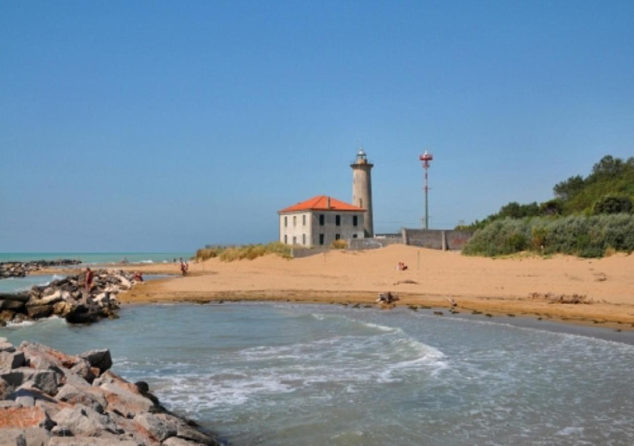 Hotel Amburgo Bibione Bagian luar foto
