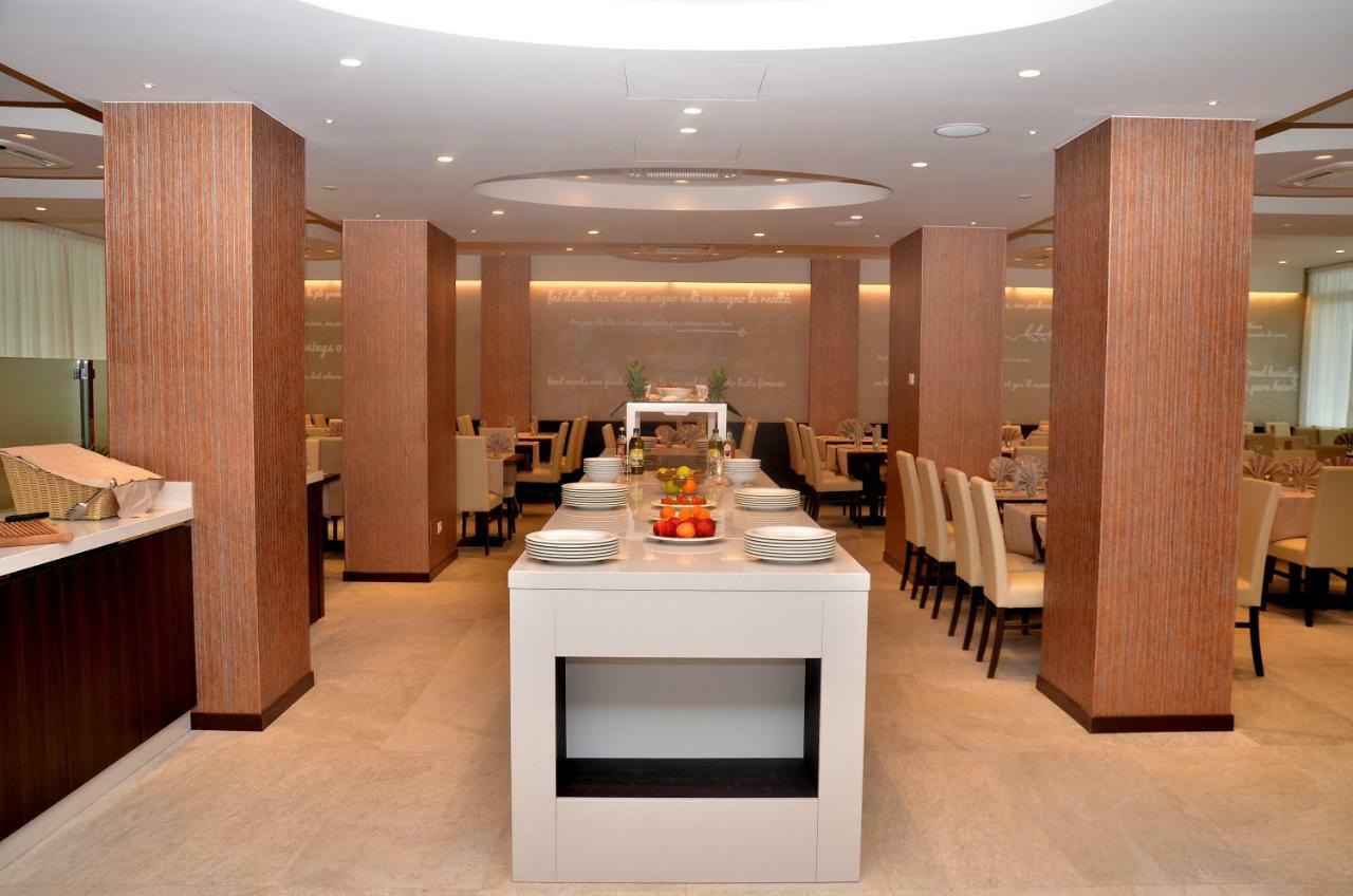 Hotel Amburgo Bibione Bagian luar foto