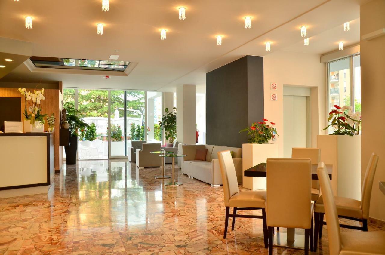 Hotel Amburgo Bibione Bagian luar foto