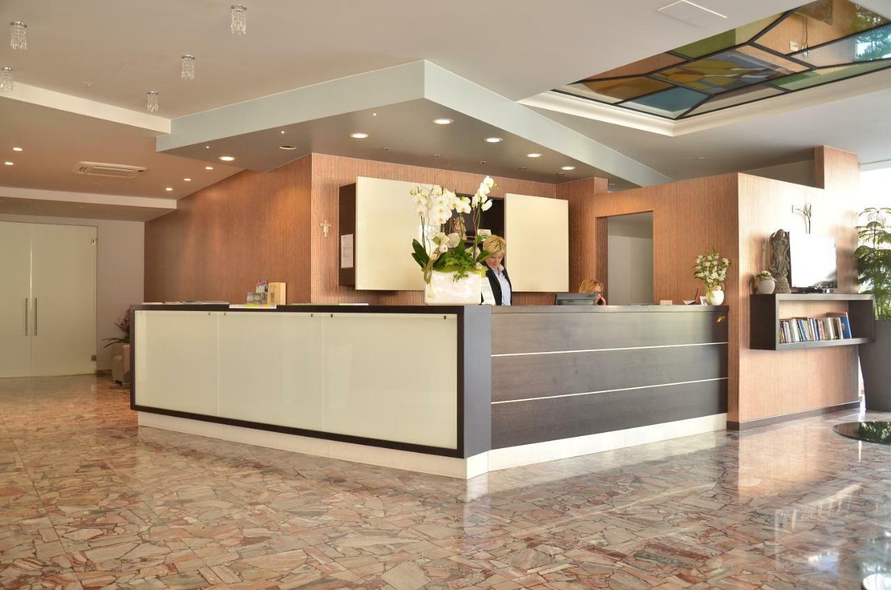 Hotel Amburgo Bibione Bagian luar foto