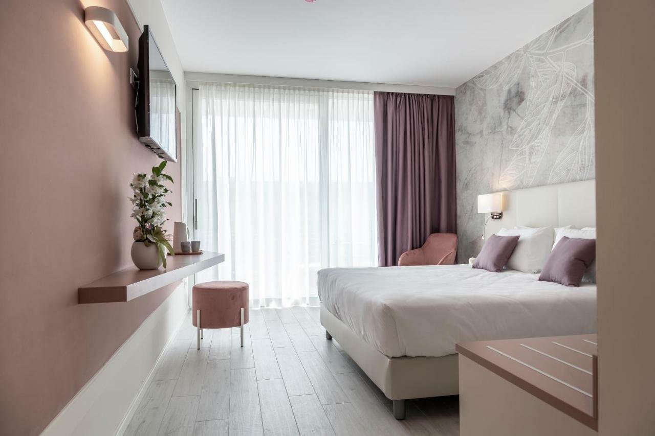 Hotel Amburgo Bibione Bagian luar foto