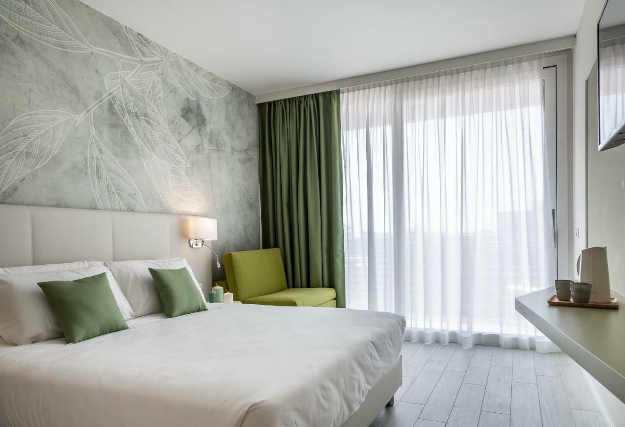 Hotel Amburgo Bibione Bagian luar foto