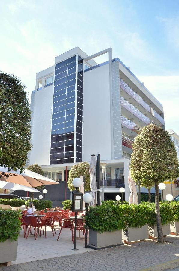 Hotel Amburgo Bibione Bagian luar foto
